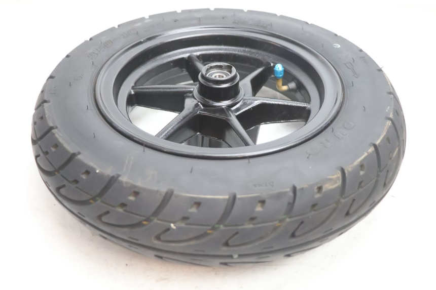 photo de CERCHIO ANTERIORE E PNEUMATICO TNT MOTOR ROMA 10' 2T 50 (2011 - 2018) - Primo piano tecnico