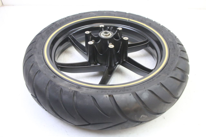 photo de CERCHIO ANTERIORE E PNEUMATICO GILERA RUNNER SP 50 (2006 - 2008) - Dettagli dei punti di fissaggio