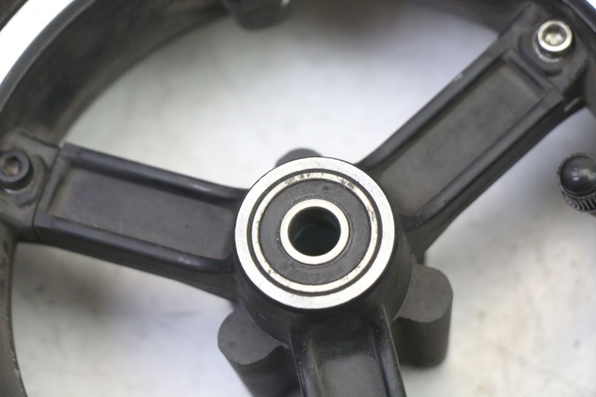 photo de CERCHIO ANTERIORE E PNEUMATICO HERO S10 1 - Altra angolazione