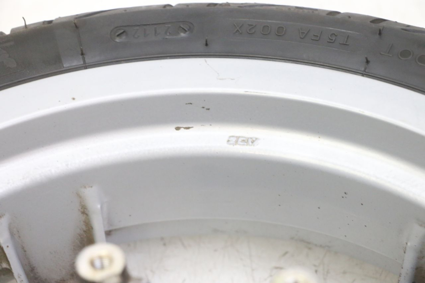 photo de CERCHIO ANTERIORE E PNEUMATICO PEUGEOT SATELIS 125 (2013 - 2018) - Altra angolazione