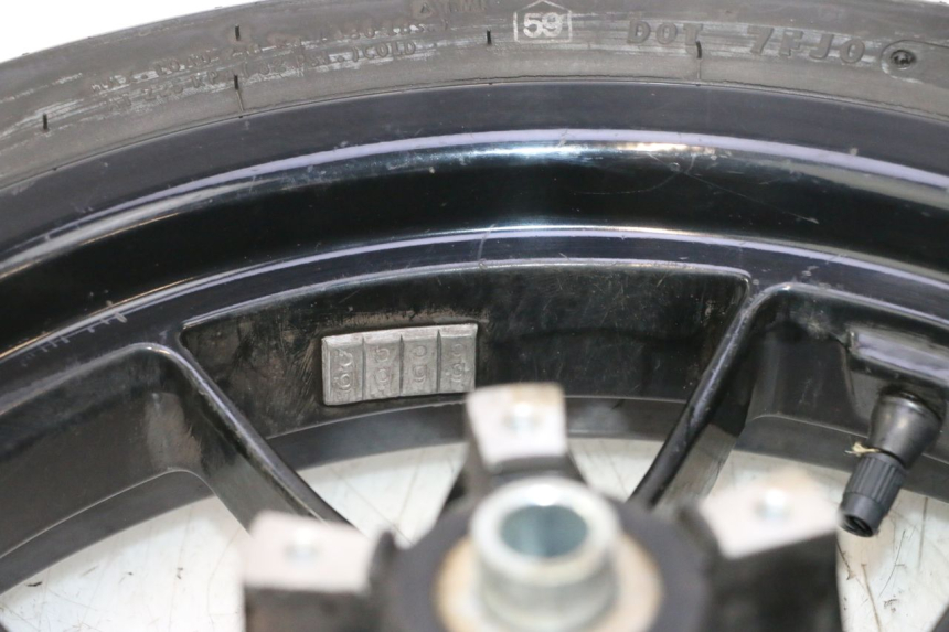 photo de CERCHIO ANTERIORE E PNEUMATICO APRILIA SR 2T 50 (2012 - 2017) - Vista d'insieme del prodotto