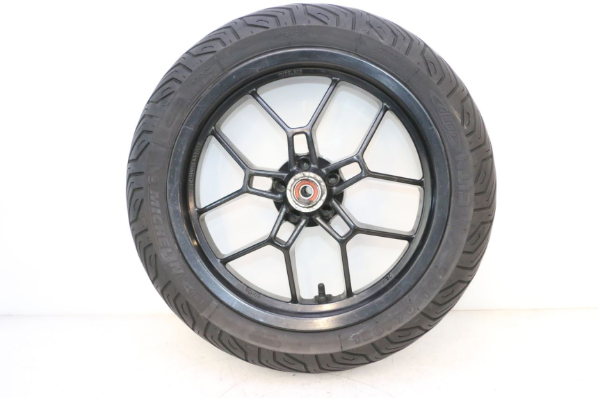 photo de CERCHIO ANTERIORE E PNEUMATICO APRILIA SR MOTARD 50 (2012 - 2018) - Caratteristiche distintive
