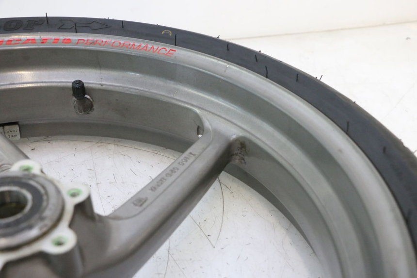 photo de CERCHIO ANTERIORE E PNEUMATICO DUCATI SS IE DS CARENEE 1000 (2002 - 2006) - Caratteristiche distintive