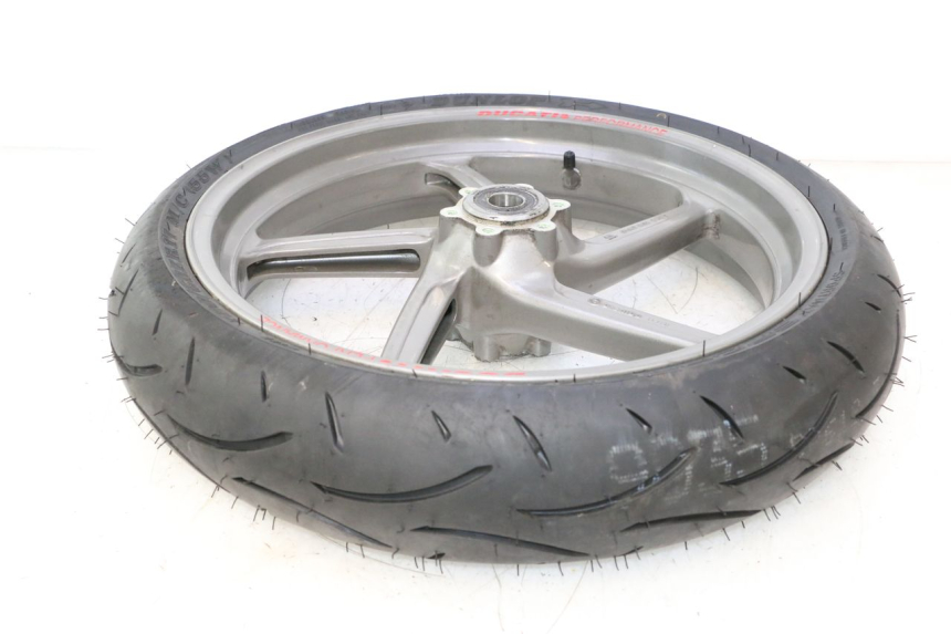 photo de CERCHIO ANTERIORE E PNEUMATICO DUCATI SS IE DS CARENEE 1000 (2002 - 2006) - Primo piano ad alta risoluzione