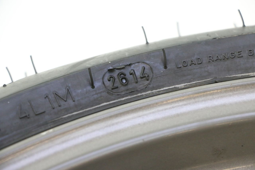 photo de CERCHIO ANTERIORE E PNEUMATICO DUCATI SS IE DS CARENEE 1000 (2002 - 2006) - Altra angolazione