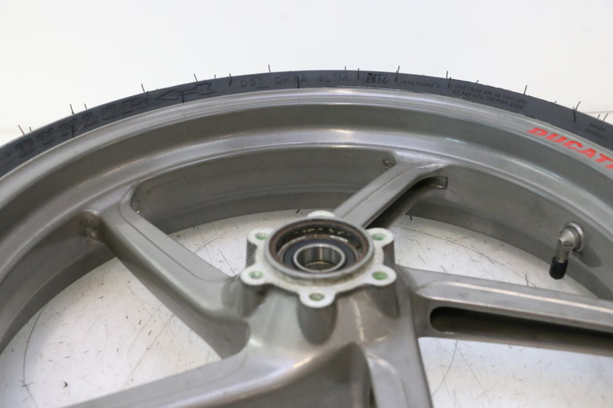 photo de CERCHIO ANTERIORE E PNEUMATICO DUCATI SS IE DS CARENEE 1000 (2002 - 2006) - Stato della superficie e materiale