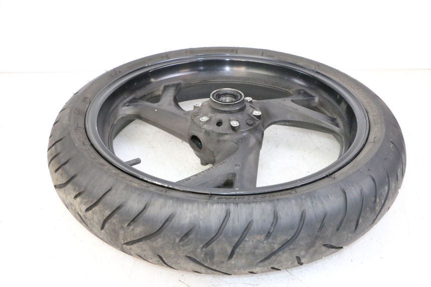 photo de CERCHIO ANTERIORE E PNEUMATICO HONDA ST PAN EUROPEAN 1300 (2002 - 2013) - Dettagli dei punti di fissaggio