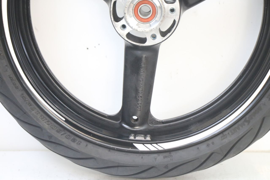 photo de CERCHIO ANTERIORE E PNEUMATICO SUZUKI GSF S BANDIT 600 (2000 - 2004) - Altra angolazione