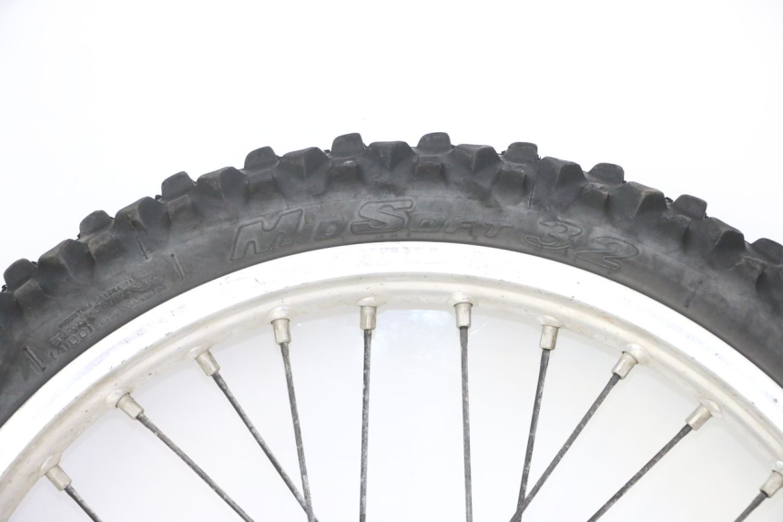 photo de CERCHIO ANTERIORE E PNEUMATICO KTM SX 85 (2013 - 2017) - Primo piano tecnico