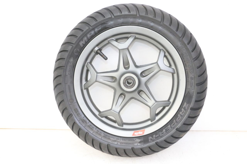 photo de CERCHIO ANTERIORE E PNEUMATICO APRILIA SXR 50 (2021 - 2023) - Vista d'insieme del prodotto