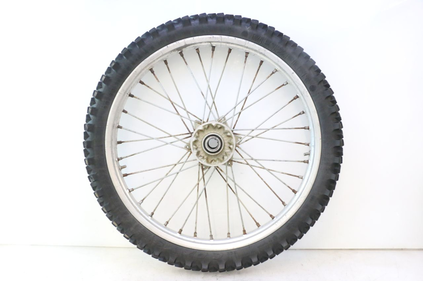 photo de CERCHIO ANTERIORE E PNEUMATICO HUSABERG TE 250 (2011 - 2014) - Caratteristiche distintive