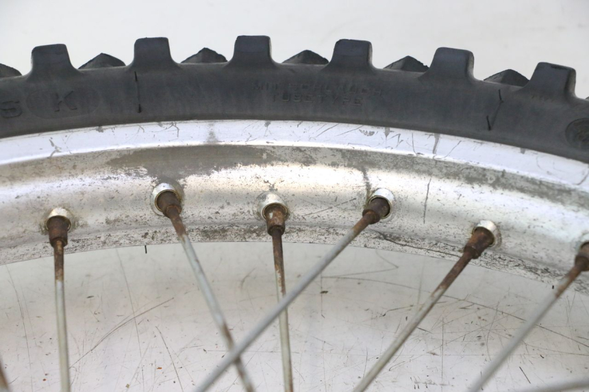 photo de CERCHIO ANTERIORE E PNEUMATICO HUSABERG TE 250 (2011 - 2014) - Focus sulla struttura