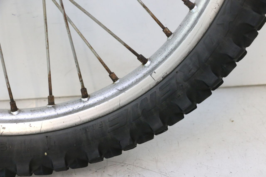 photo de CERCHIO ANTERIORE E PNEUMATICO HUSABERG TE 250 (2011 - 2014) - Dettagli dei punti di fissaggio