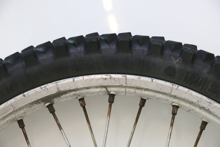 photo de CERCHIO ANTERIORE E PNEUMATICO HUSABERG TE 250 (2011 - 2014) - Marcature e riferimenti originali