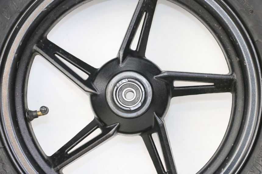 photo de CERCHIO ANTERIORE E PNEUMATICO TNT MOTOR BOSTON 4T 50 (2018 - 2025) - Caratteristiche distintive