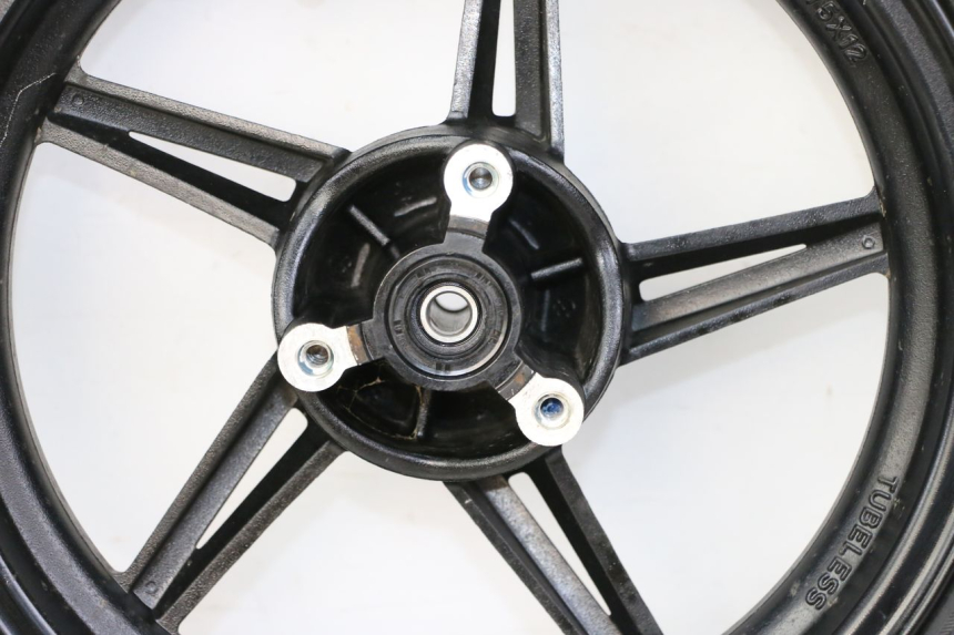 photo de CERCHIO ANTERIORE E PNEUMATICO TNT MOTOR BOSTON 4T 50 (2018 - 2025) - Marcature e riferimenti originali