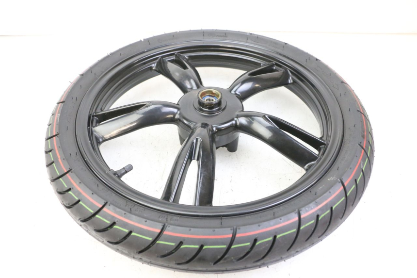 photo de CERCHIO ANTERIORE E PNEUMATICO PEUGEOT TWEET 4T 50 (2023 - 2025) - Altra vista dell'articolo