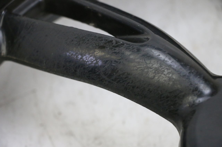 photo de CERCHIO ANTERIORE E PNEUMATICO PEUGEOT TWEET PRO EFI 4T 50 (2021 - 2022) - Dettagli dei punti di fissaggio