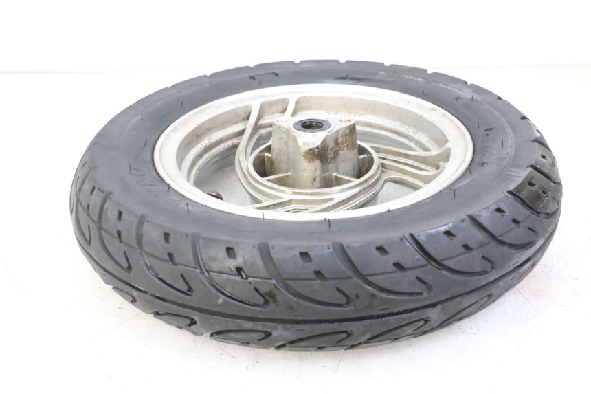 photo de CERCHIO ANTERIORE E PNEUMATICO PEUGEOT V-CLIC VCLIC 50 (2007 - 2013) - Altra angolazione