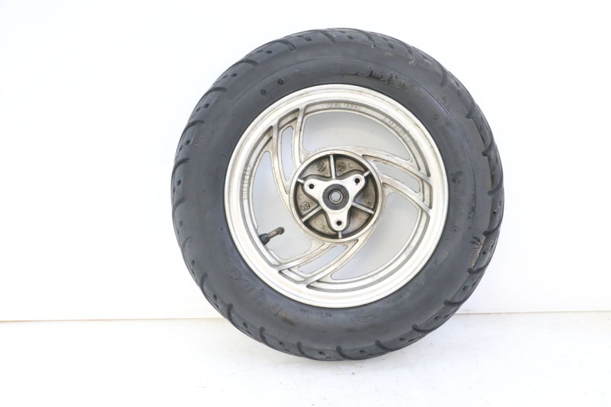 photo de CERCHIO ANTERIORE E PNEUMATICO PEUGEOT V-CLIC VCLIC 50 (2007 - 2013) - Primo piano tecnico