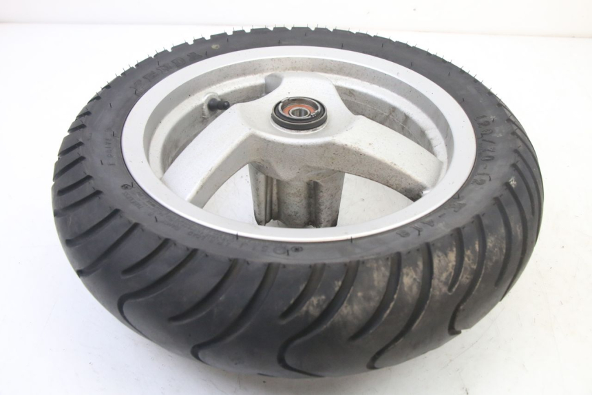 photo de CERCHIO ANTERIORE E PNEUMATICO PEUGEOT VIVACITY NEW 2T 50 (2008 - 2017) - Dettaglio del componente