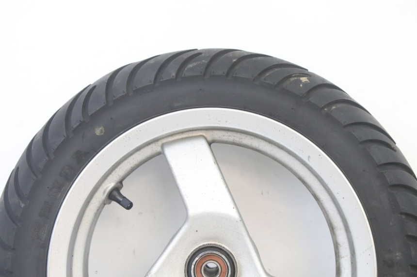 photo de CERCHIO ANTERIORE E PNEUMATICO PEUGEOT VIVACITY NEW 2T 50 (2008 - 2017) - Zoom sullo stato d'uso