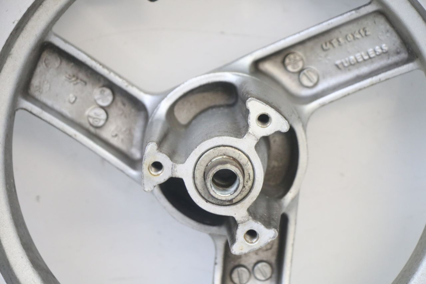 photo de CERCHIO ANTERIORE E PNEUMATICO PEUGEOT VIVACITY NEW 2T 50 (2008 - 2017) - Marcature e riferimenti originali