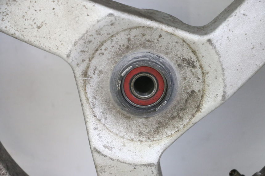 photo de CERCHIO ANTERIORE E PNEUMATICO PEUGEOT VIVACITY NEW 2T 50 (2008 - 2017) - Altra vista dell'articolo