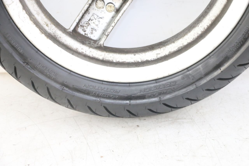 photo de CERCHIO ANTERIORE E PNEUMATICO PEUGEOT VIVACITY NEW 2T 50 (2008 - 2017) - Foto prodotto supplementare