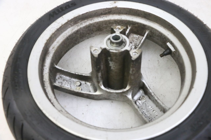 photo de CERCHIO ANTERIORE E PNEUMATICO PEUGEOT VIVACITY NEW 2T 50 (2008 - 2017) - Dettagli dei punti di fissaggio