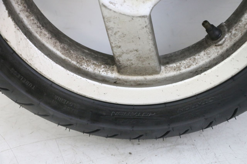 photo de CERCHIO ANTERIORE E PNEUMATICO PEUGEOT VIVACITY NEW 2T 50 (2008 - 2017) - Ricambio usato controllato