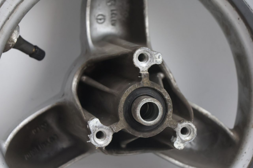 photo de CERCHIO ANTERIORE E PNEUMATICO PEUGEOT VIVACITY 50 (1998 - 2003) - Ricambio usato controllato