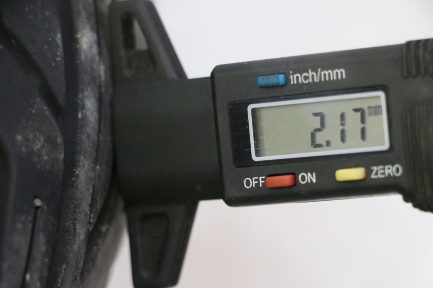 photo de CERCHIO ANTERIORE E PNEUMATICO YAMAHA X-MAX XMAX 125 (2010 - 2013) - Altra angolazione