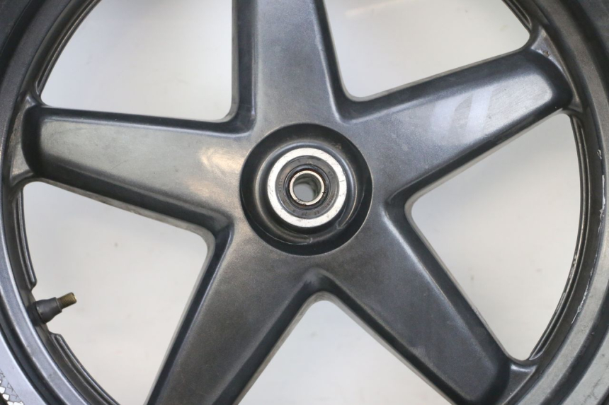 photo de CERCHIO ANTERIORE E PNEUMATICO YAMAHA XMAX X-MAX 125 (2006 - 2009) - Focus sulla struttura