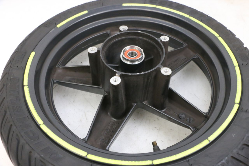 photo de CERCHIO ANTERIORE E PNEUMATICO YAMAHA XMAX X-MAX 125 (2006 - 2009) - Vista d'insieme del prodotto