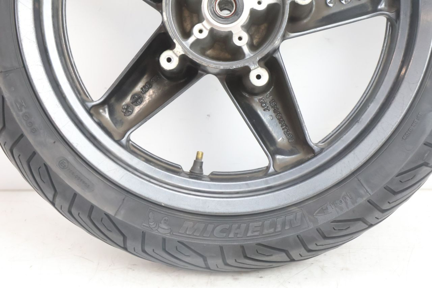 photo de CERCHIO ANTERIORE E PNEUMATICO YAMAHA X-MAX XMAX 125 (2010 - 2013) - Zoom sui componenti