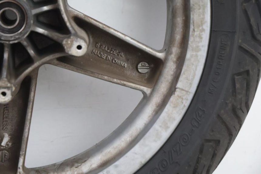photo de CERCHIO ANTERIORE E PNEUMATICO PIAGGIO X8 STREET 125 (2006 - 2007) - Zoom sui componenti