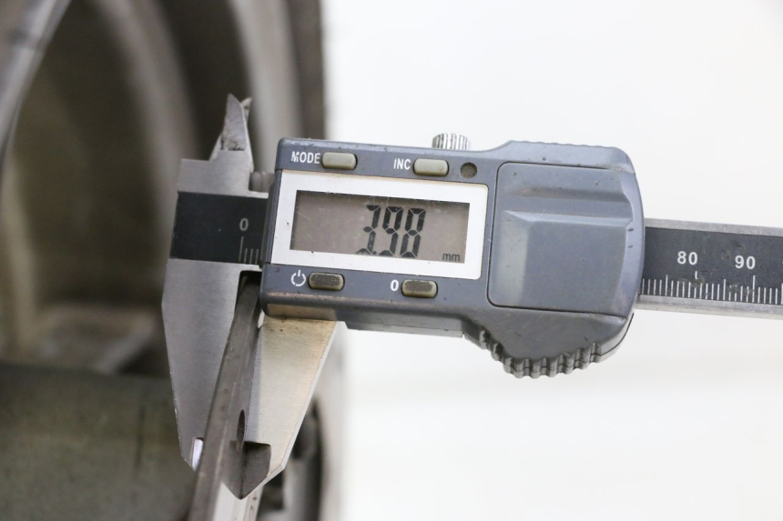 photo de CERCHIO ANTERIORE E PNEUMATICO PIAGGIO X9 EVOLUTION 125 (2003 - 2007) - Vista d'insieme del prodotto