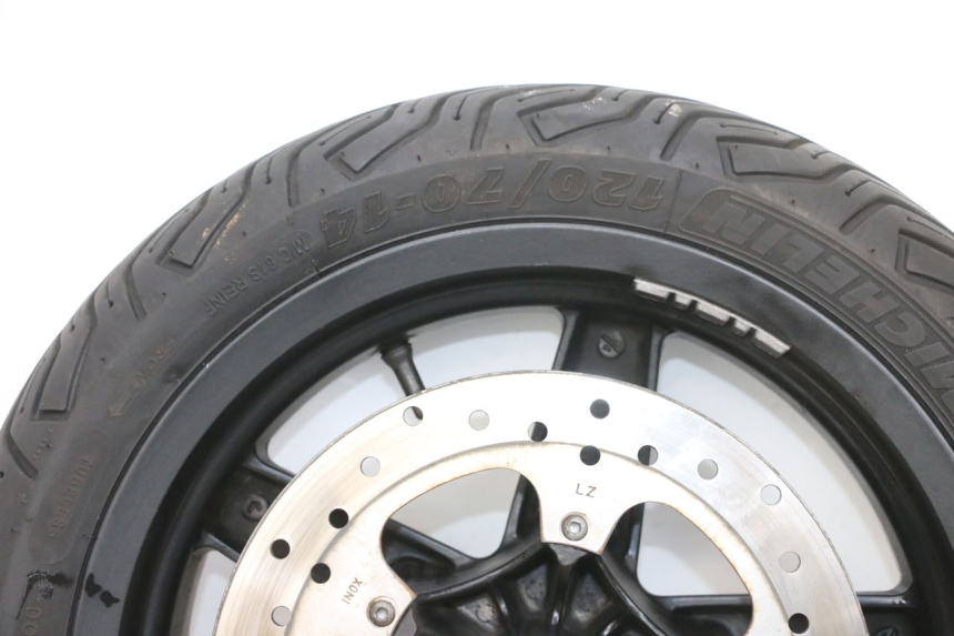 photo de CERCHIO ANTERIORE E PNEUMATICO PIAGGIO XEVO - X EVO 125 (2007 - 2017) - Zoom sui componenti