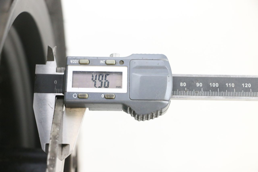 photo de CERCHIO ANTERIORE E PNEUMATICO PIAGGIO XEVO - X EVO 125 (2007 - 2017) - Altra angolazione