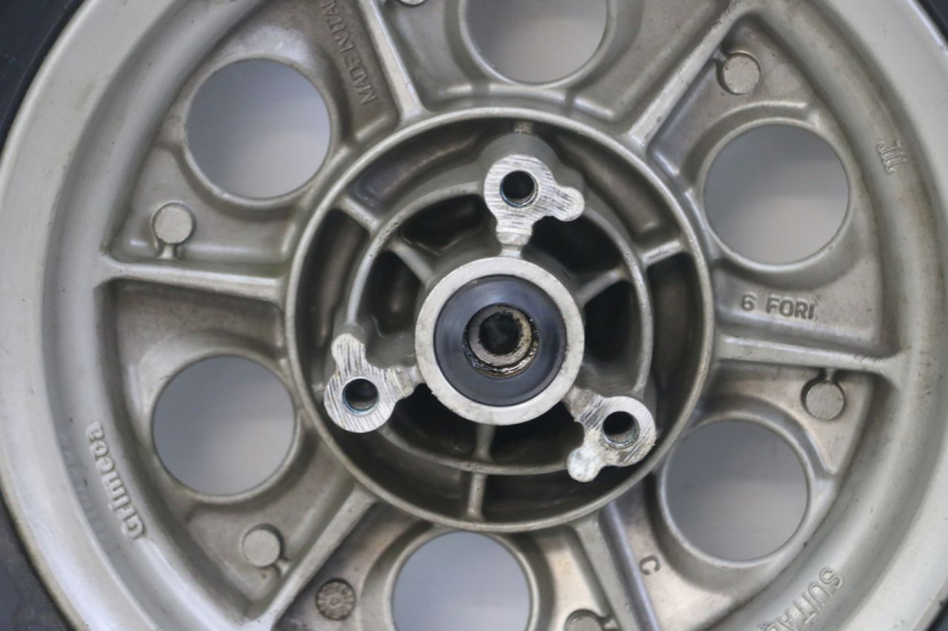 photo de CERCHIO ANTERIORE E PNEUMATICO YAMAHA BW'S NG NEXT GENERATION 50 (1996 - 2003) - Caratteristiche distintive