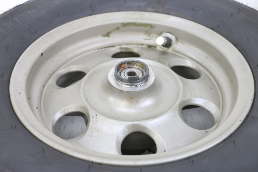 photo de CERCHIO ANTERIORE E PNEUMATICO YAMAHA BW'S NG NEXT GENERATION 50 (1996 - 2003) - Vista d'insieme del prodotto