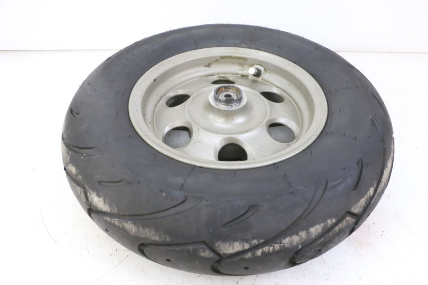 photo de CERCHIO ANTERIORE E PNEUMATICO YAMAHA BW'S NG NEXT GENERATION 50 (1996 - 2003) - Dettagli dei punti di fissaggio