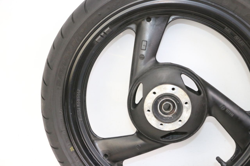 photo de CERCHIO ANTERIORE E PNEUMATICO YAMAHA FZS FAZER 600 (2001 - 2003) - Marcature e riferimenti originali