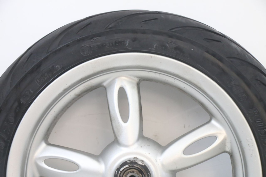 photo de CERCHIO ANTERIORE E PNEUMATICO YAMAHA NEOS NEO'S 4T 50 (2008 - 2016) - Zoom sullo stato d'uso