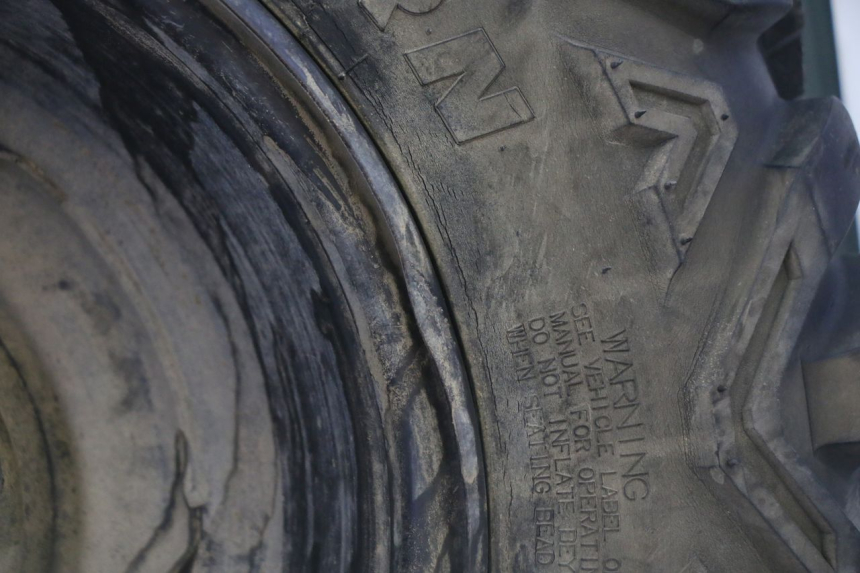 photo de CERCHIO ANTERIORE E PNEUMATICO YAMAHA YFM GRIZZLY 550 (2008 - 2015) - Foto prodotto supplementare