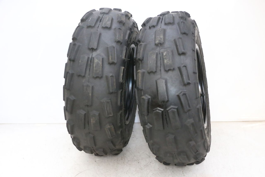 photo de CERCHIO ANTERIORE E PNEUMATICO YAMAHA YFM R RAPTOR 250 (2008 - 2014) - Altra vista dell'articolo