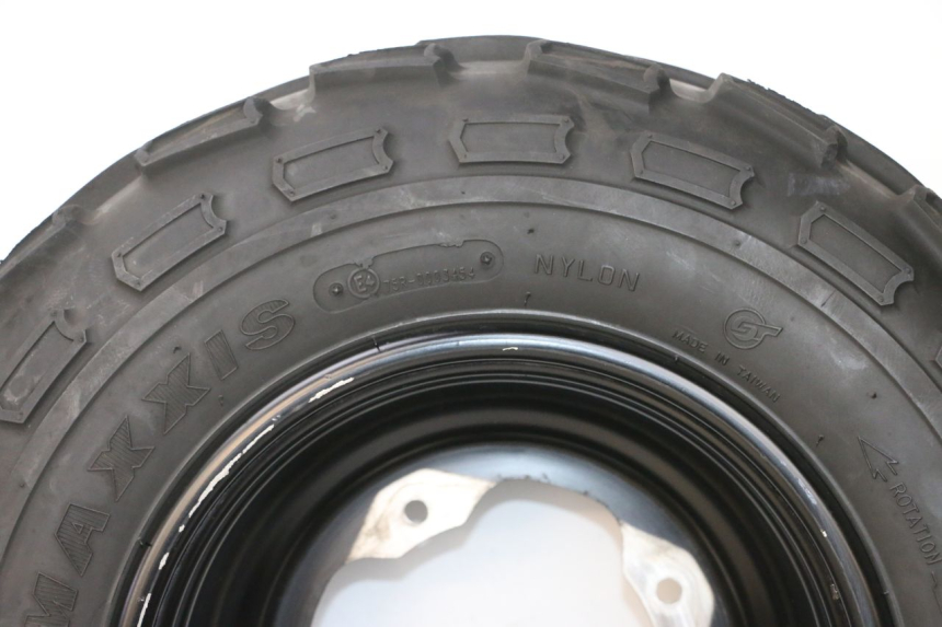 photo de CERCHIO ANTERIORE E PNEUMATICO YAMAHA YFM R RAPTOR 250 (2008 - 2014) - Focus sulla struttura