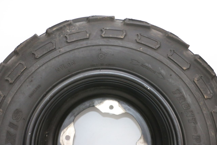 photo de CERCHIO ANTERIORE E PNEUMATICO YAMAHA YFM R RAPTOR 250 (2008 - 2014) - Stato della superficie e materiale