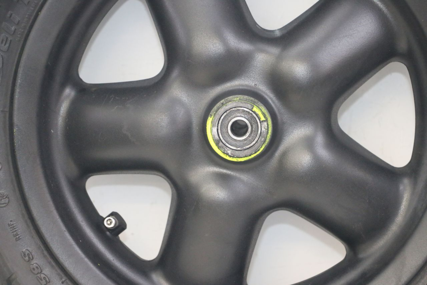 photo de CERCHIO ANTERIORE E PNEUMATICO YAMAHA YP MAJESTY 125 (2002 - 2006) - Zoom sui componenti